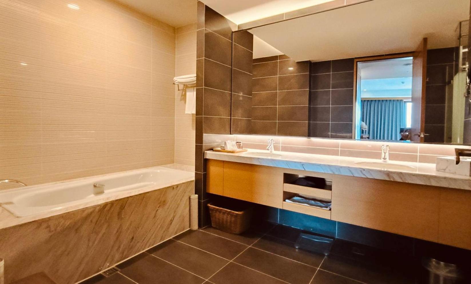 Fullon Hotel Lihpao Resort Houli Exterior photo Bathroom