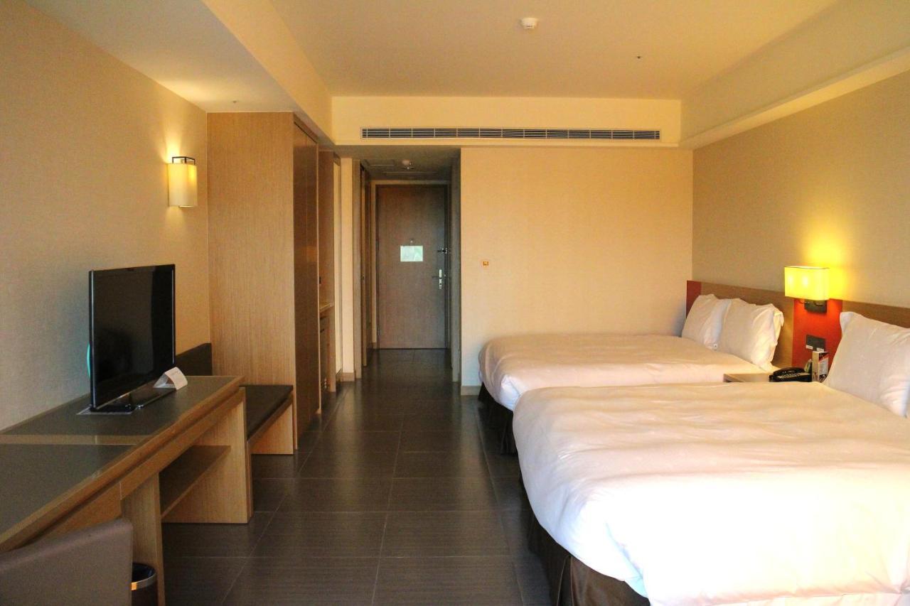 Fullon Hotel Lihpao Resort Houli Exterior photo A room at the hotel